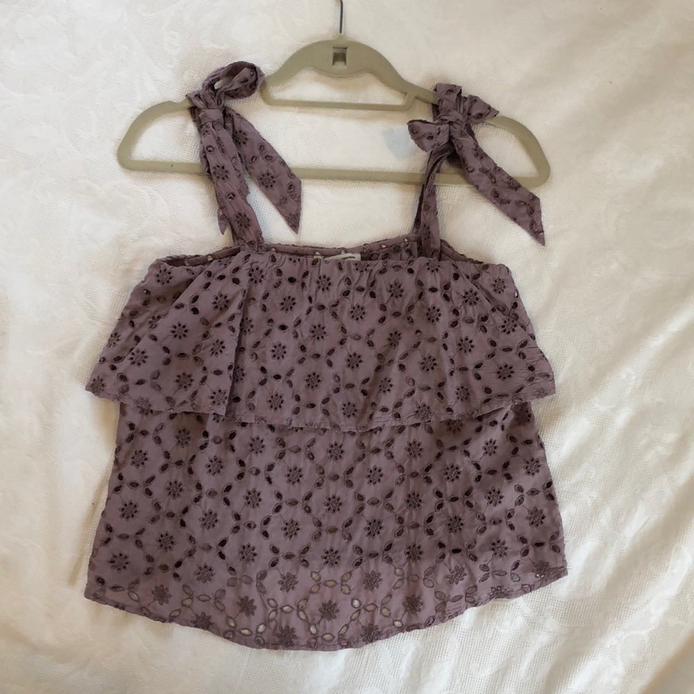 Tie at the shoulder eyelet tank top